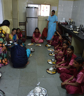 Hostel girls lunch