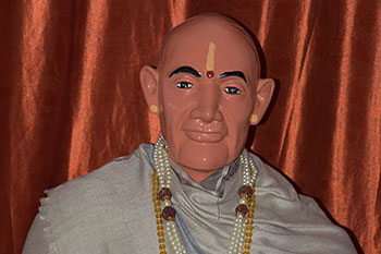 Statue of Dada Maharaj Natekar